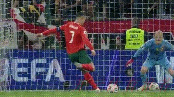 开云体育世界杯动态：世预赛中国男足4:1战胜新加坡